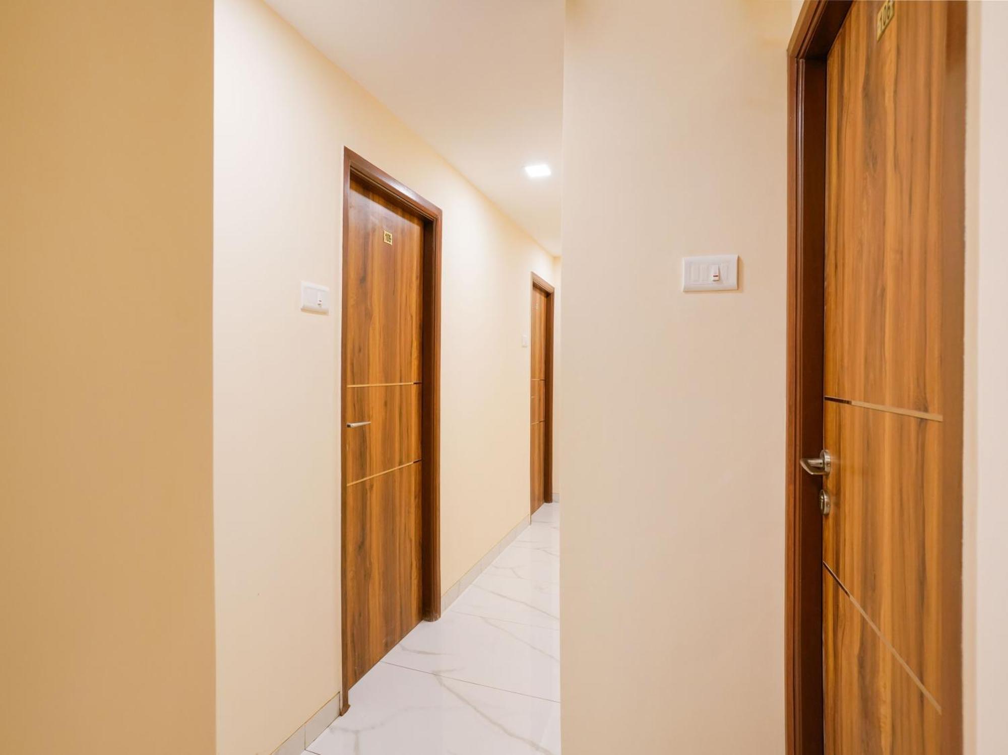 Hotel O King Residency Near Bharat Talkies Мумбай Екстериор снимка